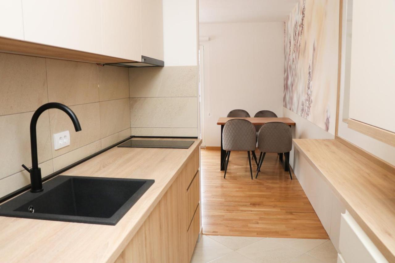 Apartmani Vidik - Groodvy House ยาโฮรินา ภายนอก รูปภาพ